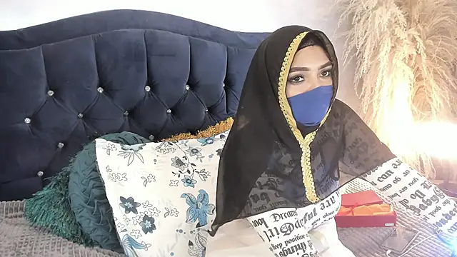 Snapshot of Inaya_Khalifa chatting on 28, 11, 2025 Inaya Khalifa online show from 28, 11, 2025