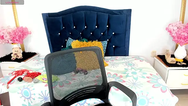 Inaya Khalifa online show from 28, 2, 2026