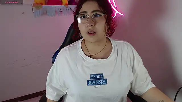 littlee red online show from 15, 12, 2025