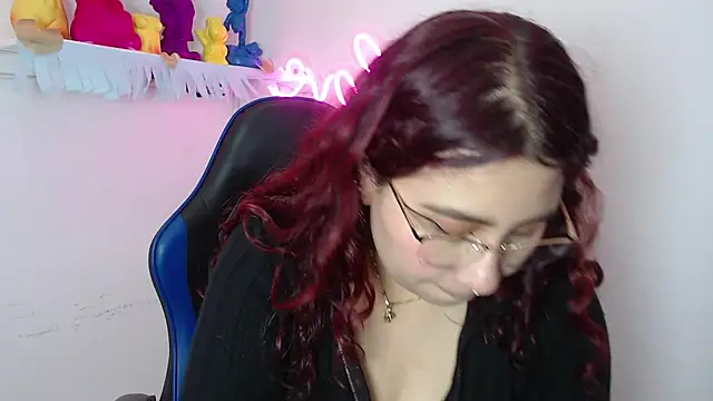 littlee red online show from 27, 10, 2025