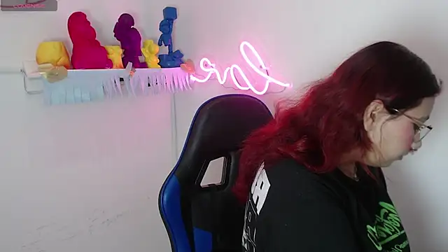 littlee red online show from 14, 11, 2025