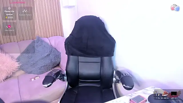 Darla Santos  online show from 26, 11, 2025