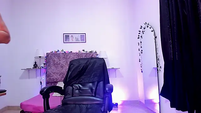 canelaa    online show from 8, 11, 2025