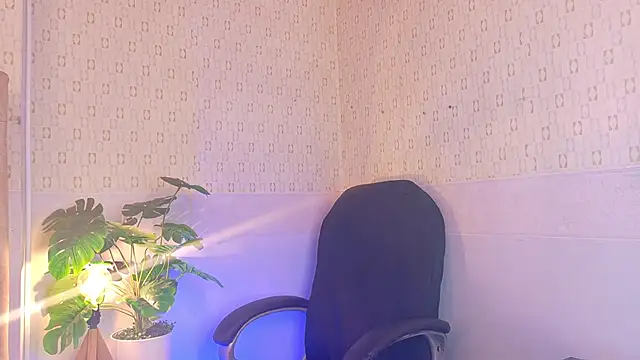 Miia aurora online show from 19, 12, 2025