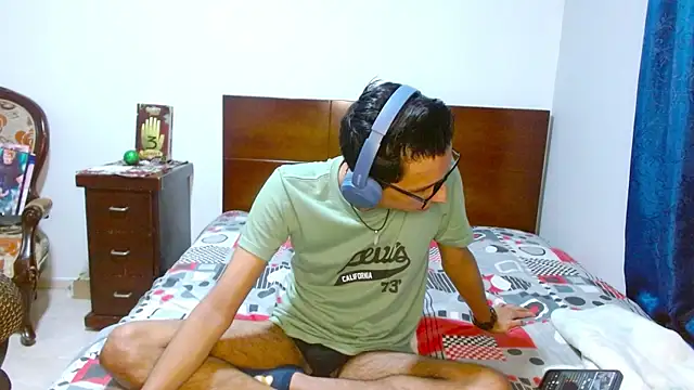 DavTwink3100 online show from 19, 12, 2025