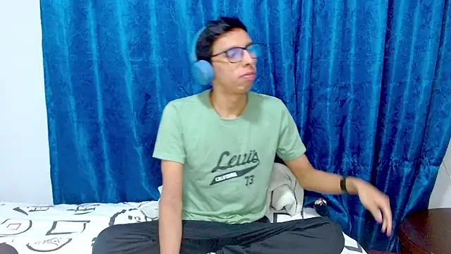 DavTwink3100 online show from 15, 1, 2026