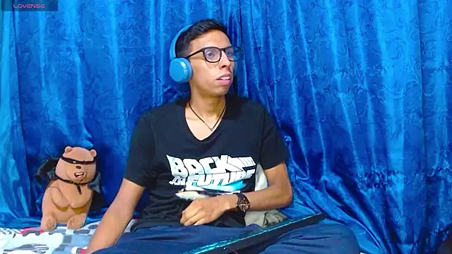 DavTwink3100 online show from 3, 3, 2026