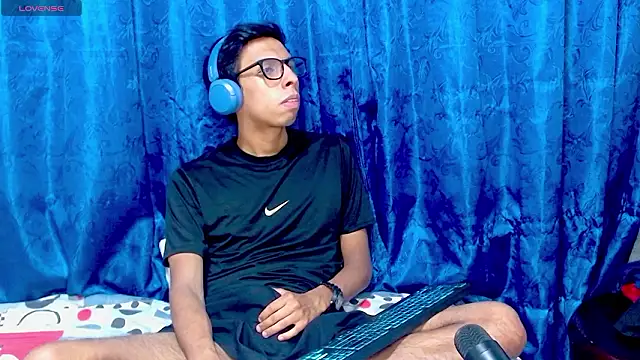 DavTwink3100 online show from 19, 2, 2026