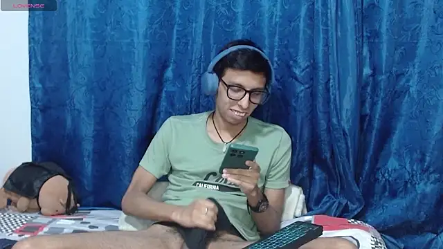 DavTwink3100 online show from 5, 4, 2026