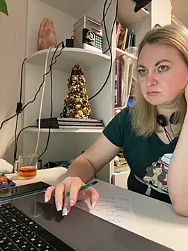 Amelia-Diamond online show from 3, 12, 2025