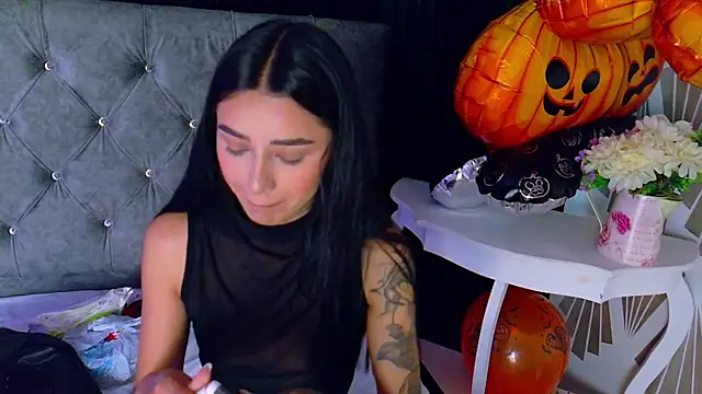 Scarlett Keller online show from 29, 10, 2025