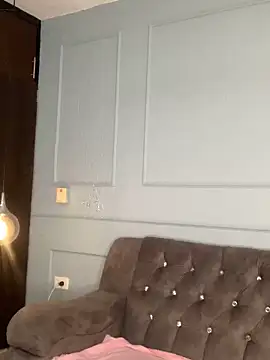 Orianabluee  online show from 2, 11, 2025