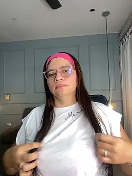 Orianabluee  online show from 24, 10, 2025