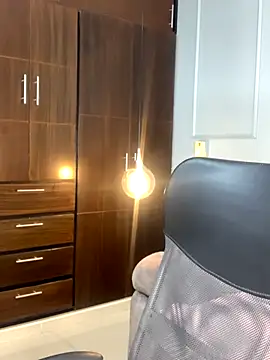 Orianabluee  online show from 2, 11, 2025