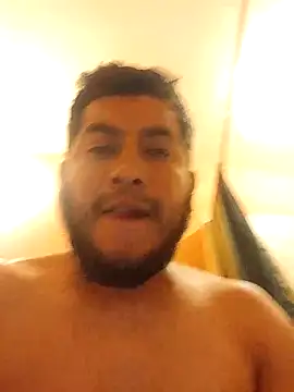 Snapshot of Travieso_21 chatting on 4, 12, 2025 Travieso 21 online show from 4, 12, 2025