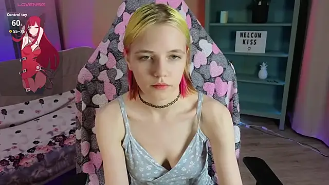 Snapshot of MitaSide chatting on 13, 11, 2025 MitaSide online show from 13, 11, 2025