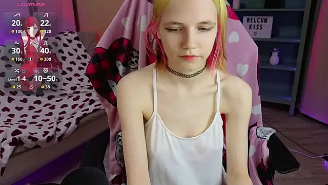 Snapshot of MitaSide chatting on 18, 11, 2025 MitaSide online show from 18, 11, 2025