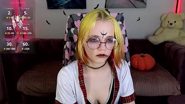 Snapshot of MitaSide chatting on 31, 10, 2025 MitaSide online show from 31, 10, 2025