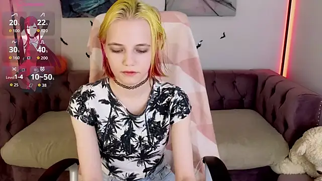 Snapshot of MitaSide chatting on 21, 10, 2025 MitaSide online show from 21, 10, 2025