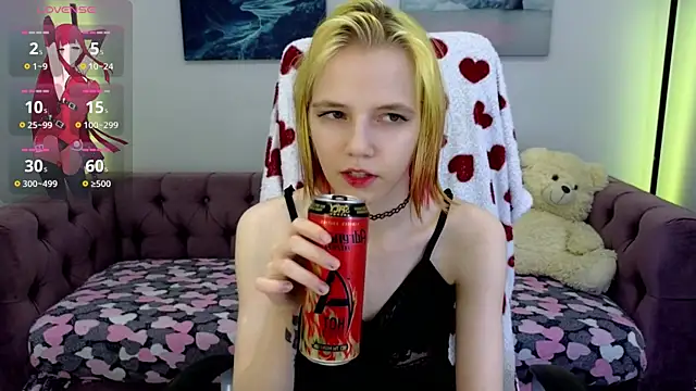 Snapshot of MitaSide chatting on 20, 11, 2025 MitaSide online show from 20, 11, 2025