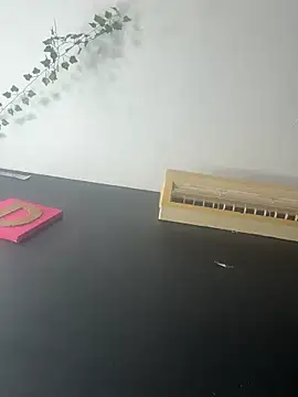 milky denni online show from 18, 10, 2025