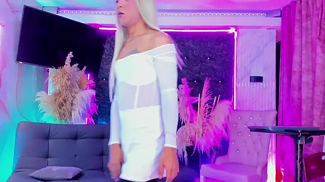 Queens Wonders Blonders online show from 15, 5, 2026