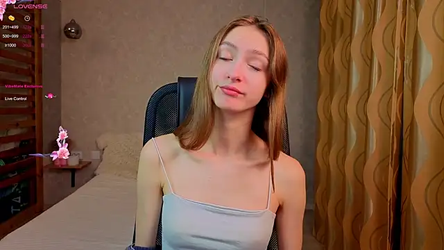 Candy Mandyy online show from 4, 11, 2025