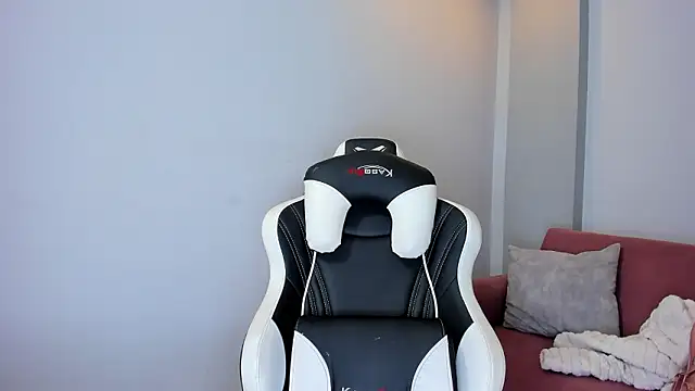 stefy bratz online show from 11, 3, 2026