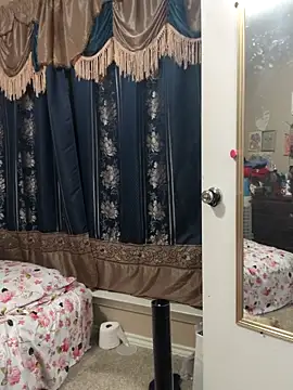 Snapshot of chocolatestrawberrydips chatting on 8, 4, 2026 chocolatestrawberrydips online show from 8, 4, 2026