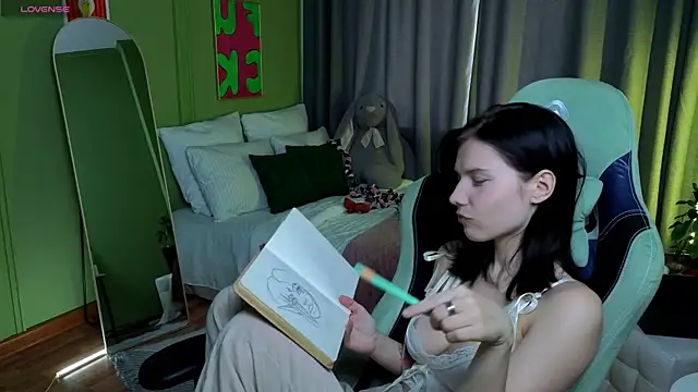 Mell Hyees online show from 23, 10, 2025