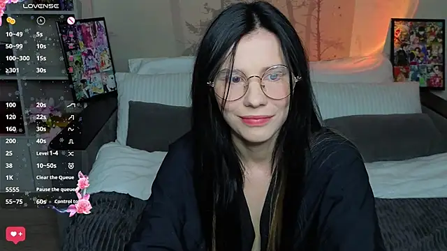 Mell Hyees online show from 28, 11, 2025