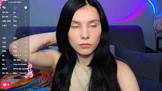 Mell Hyees online show from 4, 12, 2025