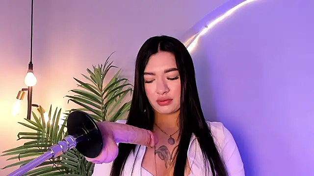 Juli Casanova online show from 3, 11, 2025