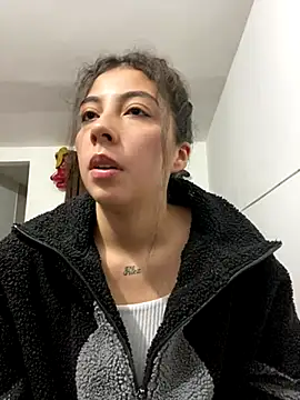 ShareeBax  online show from 9, 11, 2025