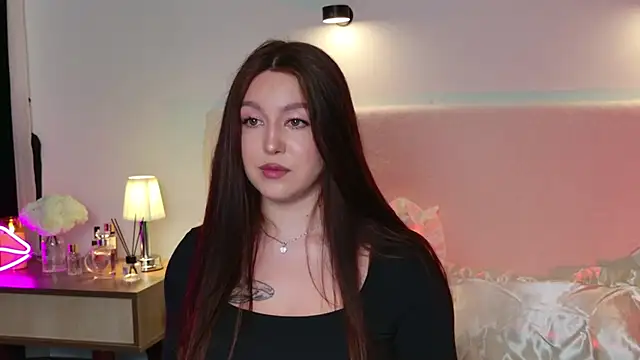  Tessa May  online show from 26, 10, 2025