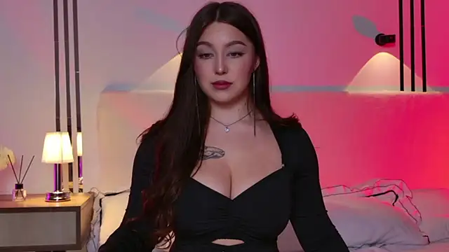  Tessa May  online show from 26, 11, 2025