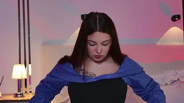  Tessa May  online show from 1, 12, 2025