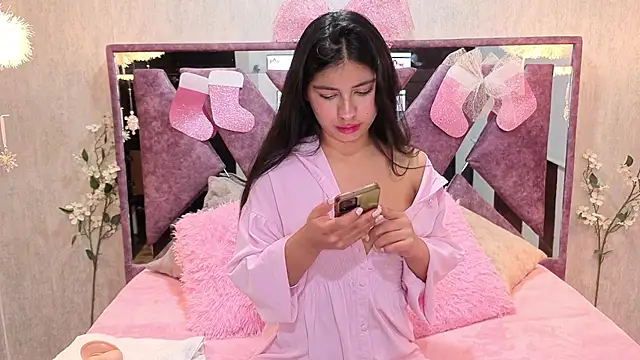 Snapshot of ChrisLuxury chatting on 4, 12, 2025 ChrisLuxury online show from 4, 12, 2025