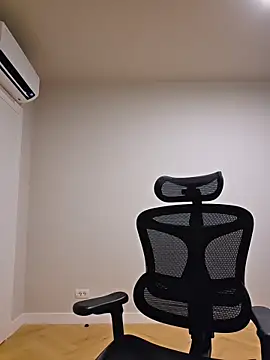 Snapshot of MiaRides19 chatting on 14, 5, 2026 MiaRides19 online show from 14, 5, 2026