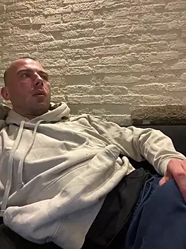 Rotteei1 online show from 10, 3, 2026