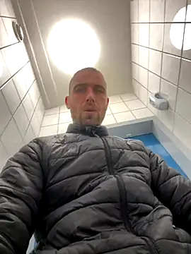 Rotteei1 online show from 3, 11, 2025