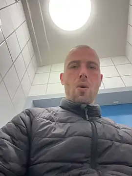 Rotteei1 online show from 1, 12, 2025