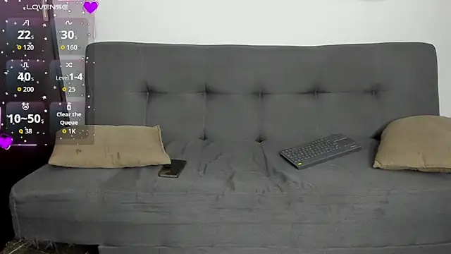 Nikki  uwu online show from 7, 11, 2025