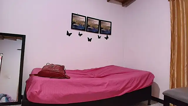 Nikki  uwu online show from 6, 7, 2026