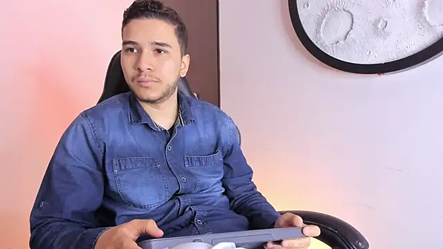 mike 257 online show from 22, 12, 2025