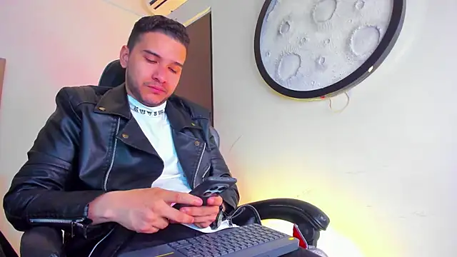 Snapshot of mike_257 chatting on 7, 2, 2026 mike 257 online show from 7, 2, 2026