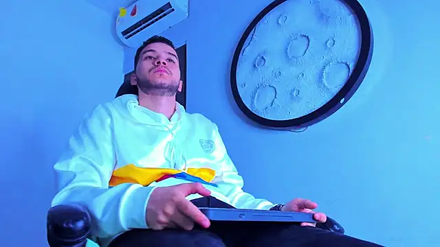 Snapshot of mike_257 chatting on 24, 2, 2026 mike 257 online show from 24, 2, 2026