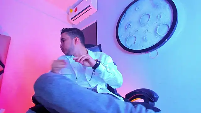 Snapshot of mike_257 chatting on 9, 2, 2026 mike 257 online show from 9, 2, 2026