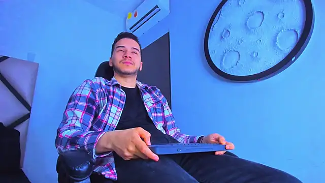 mike 257 online show from 7, 1, 2026