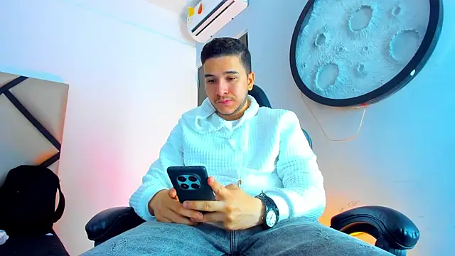 mike 257 online show from 14, 1, 2026